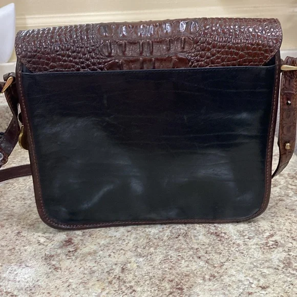 Brahmin Black Brown croc embossed Leather with Gold Hardware crossbody bag